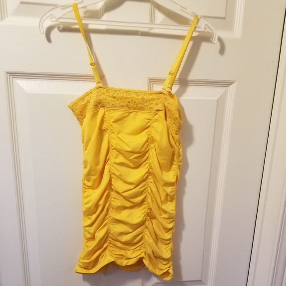 Guess - beautiful yellow Camisole - Picture 2 of 5
